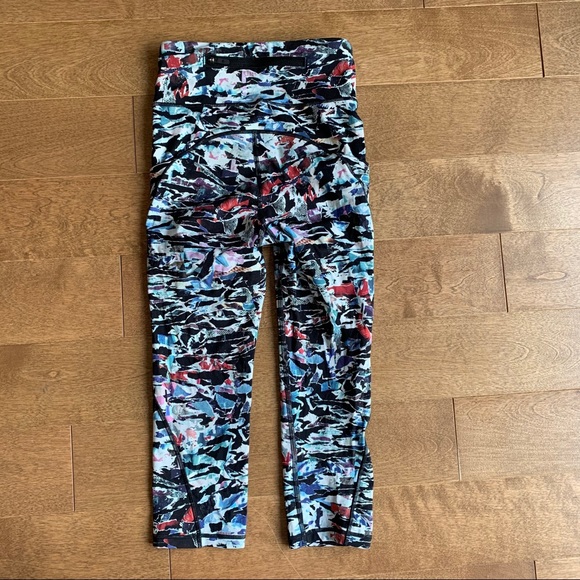 *SOLD* LULULEMON Break free crop sz 2 leggings Nulux 17" - Picture 9 of 13